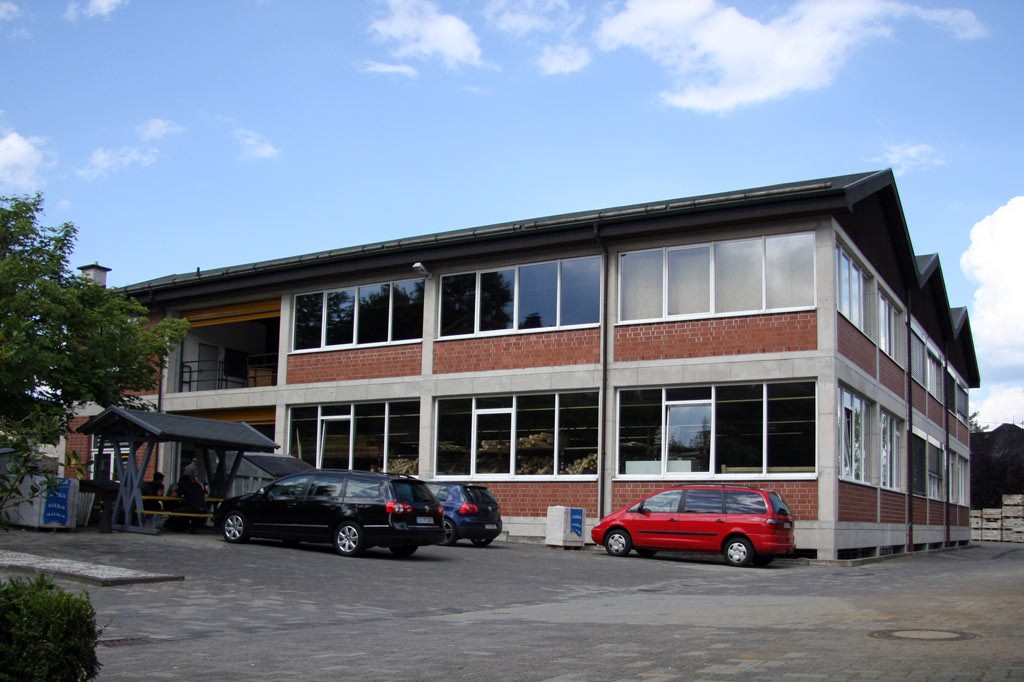 Aus- und Weiterbildungszentrum Bau | Gebäude | Halle Aus- und Weiterbildungszentrum Bau | Gebäude | Halle