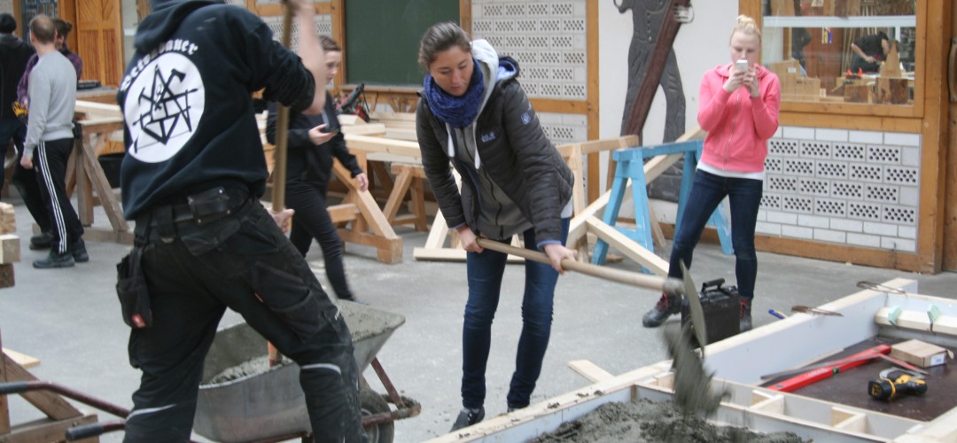 Uni_Siegen_meets_AWZ_Bau_Schaufeln