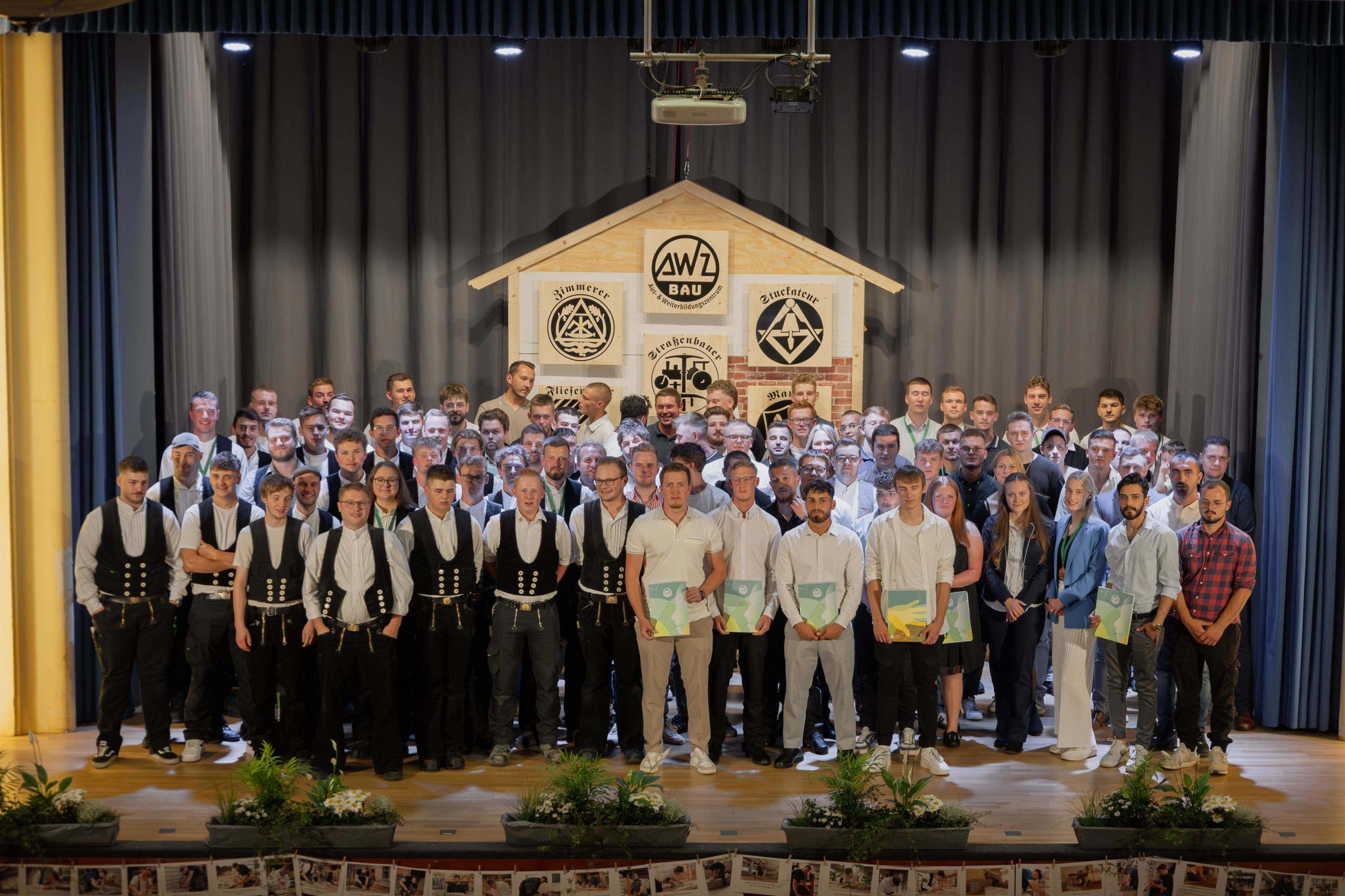 Gruppenbild Abschlussfeier 2025